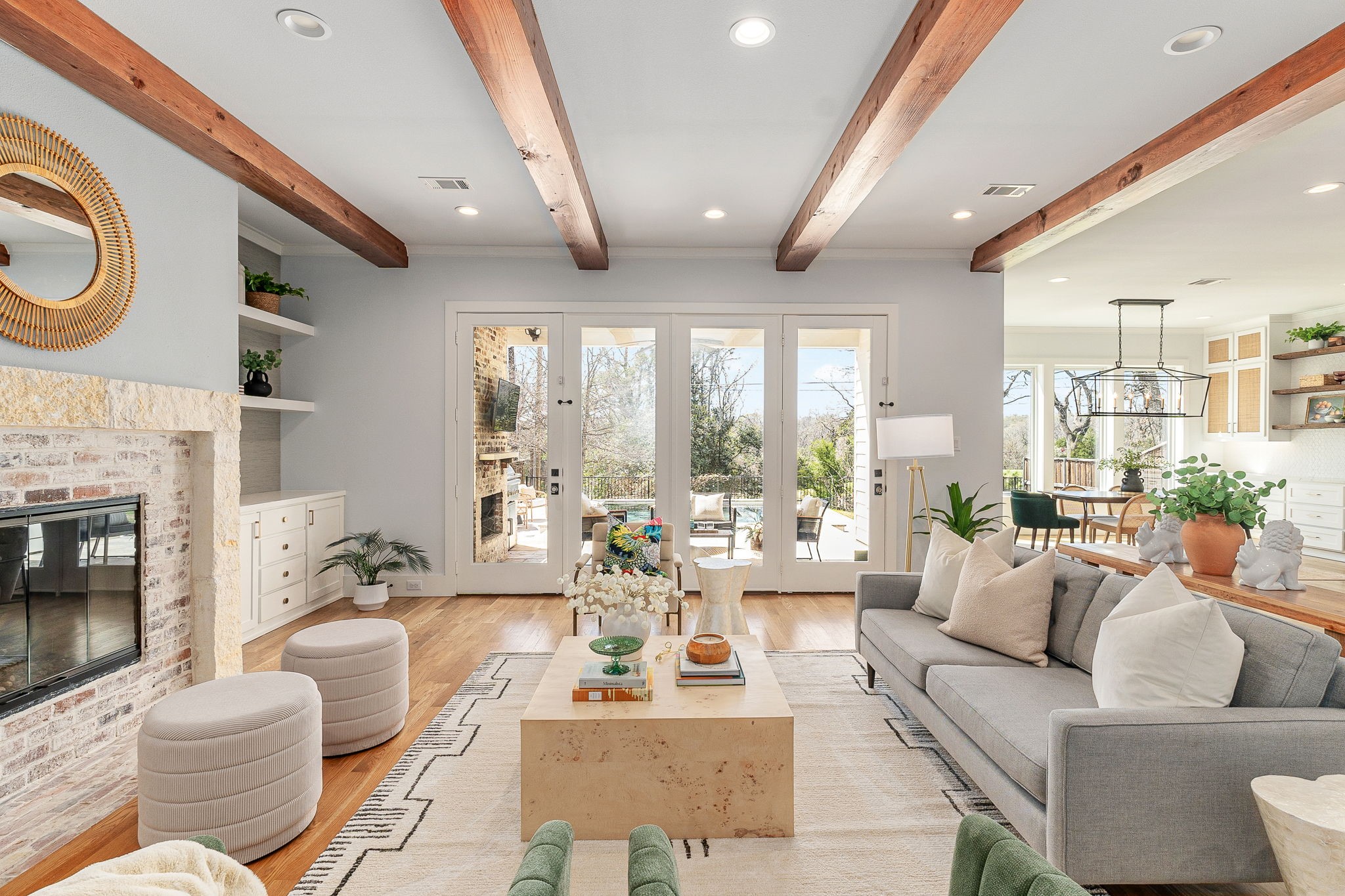 6946 La Vista Drive