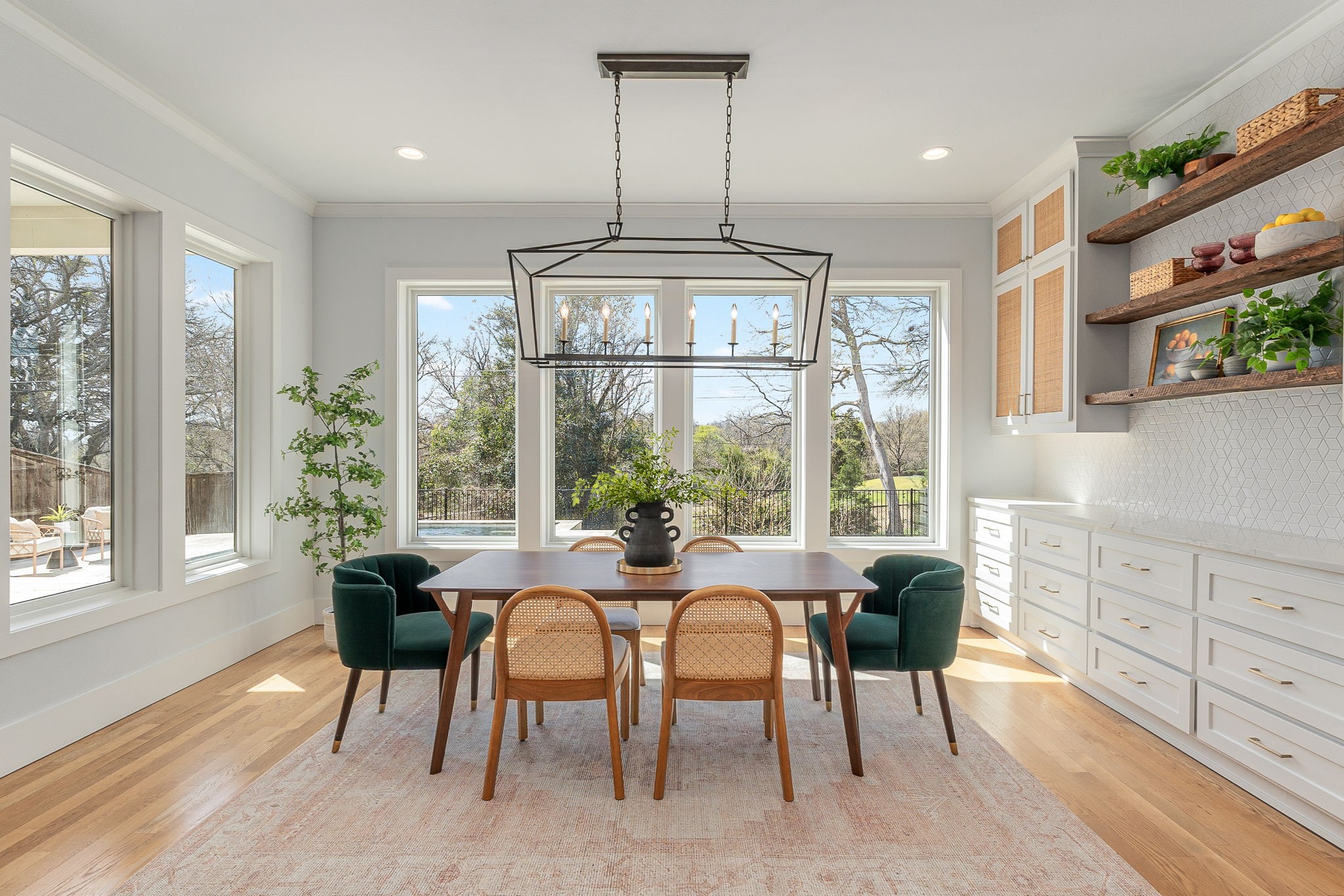 6946 La Vista Drive