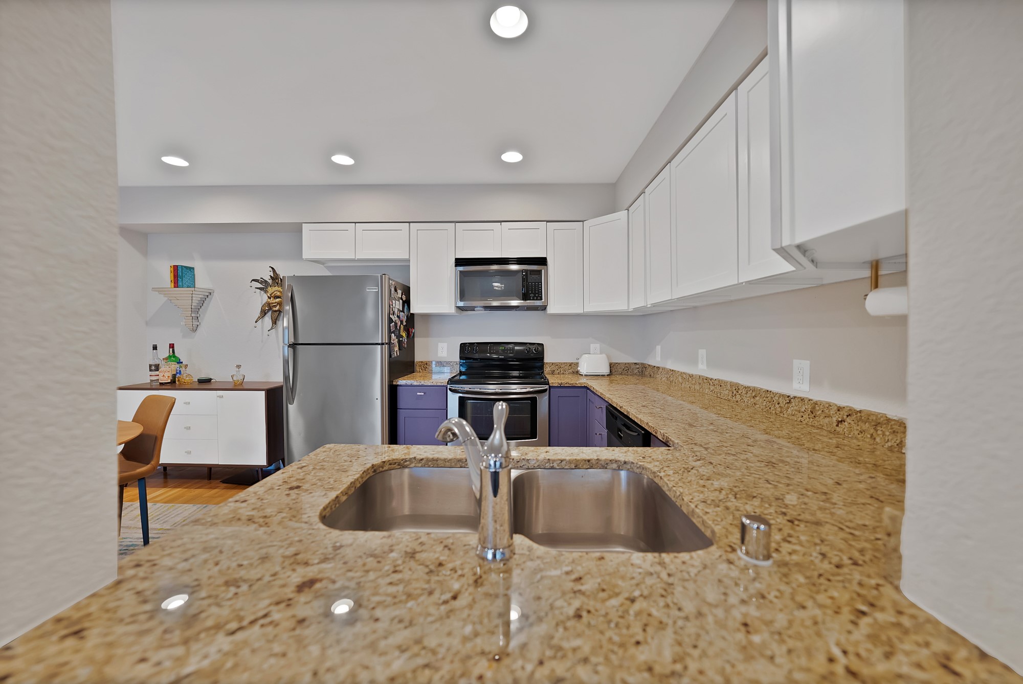 2722 Knight Street 407B