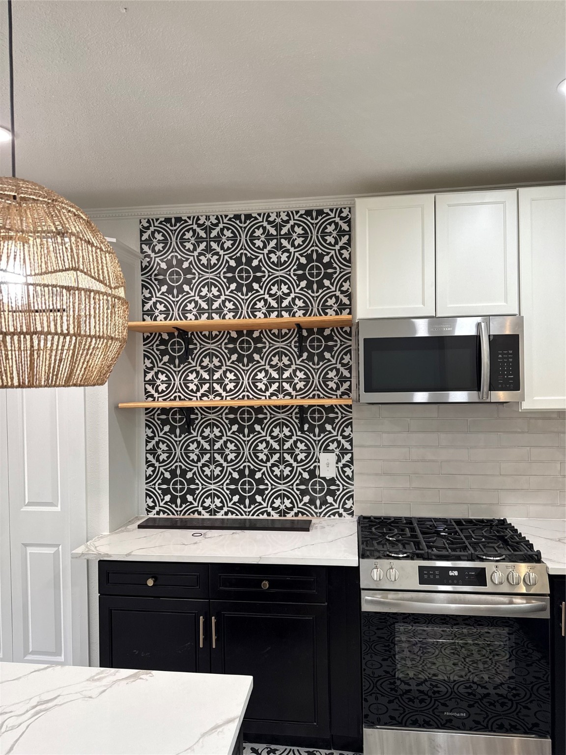 620 S Winnetka Avenue