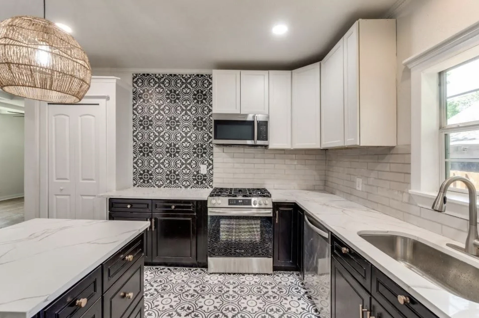 620 S Winnetka Avenue