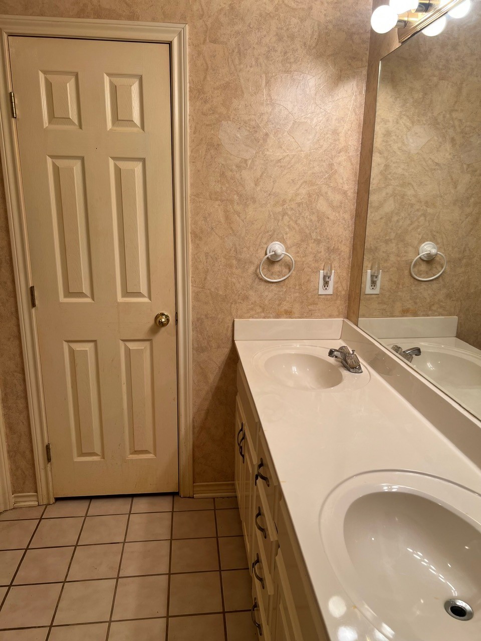 3236 Lexington Drive