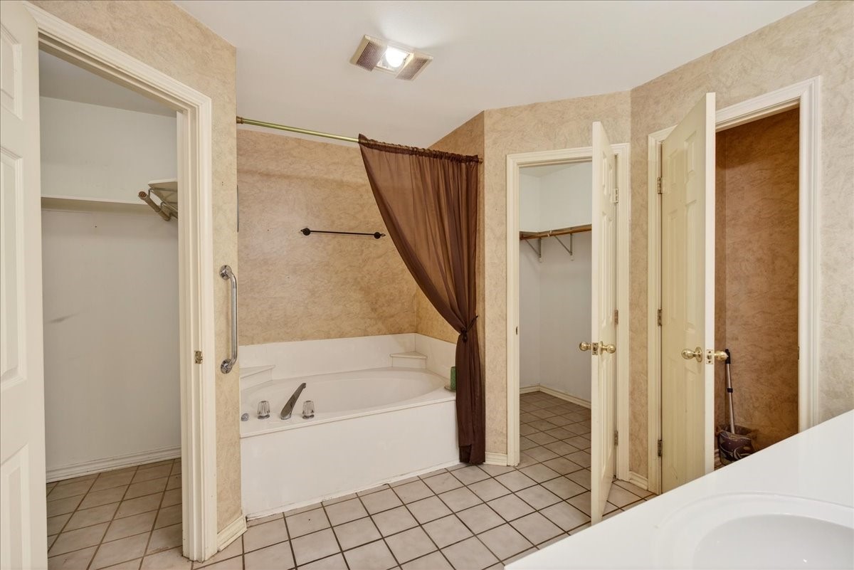 3236 Lexington Drive