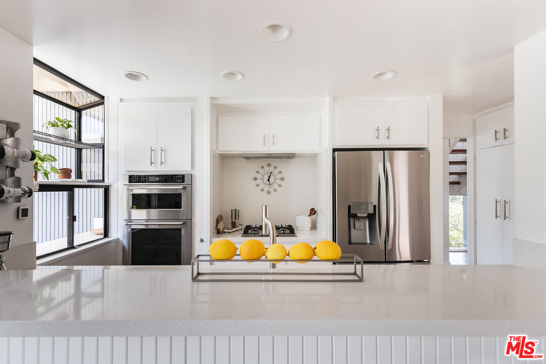 3149 Charing Cross Pl