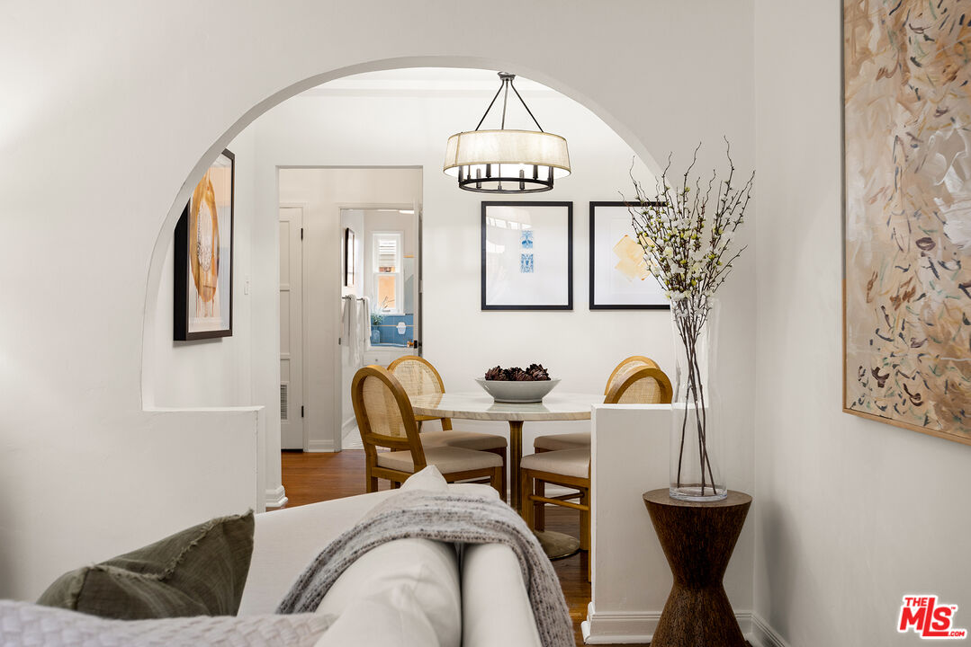 5539 Ventura Canyon Ave