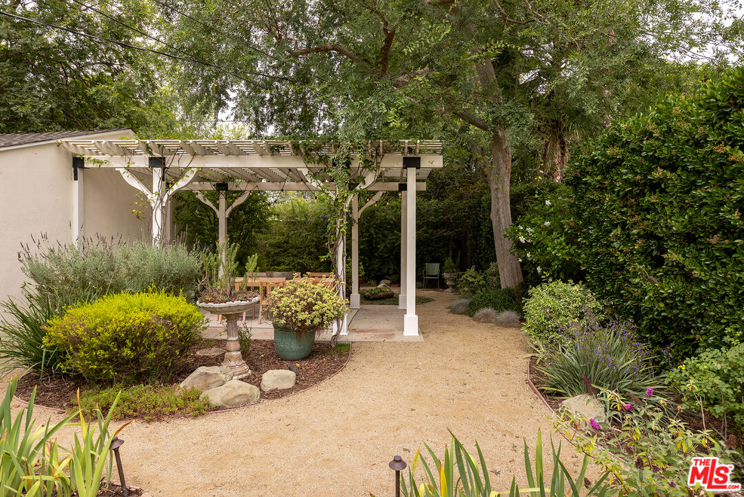 5539 Ventura Canyon Ave