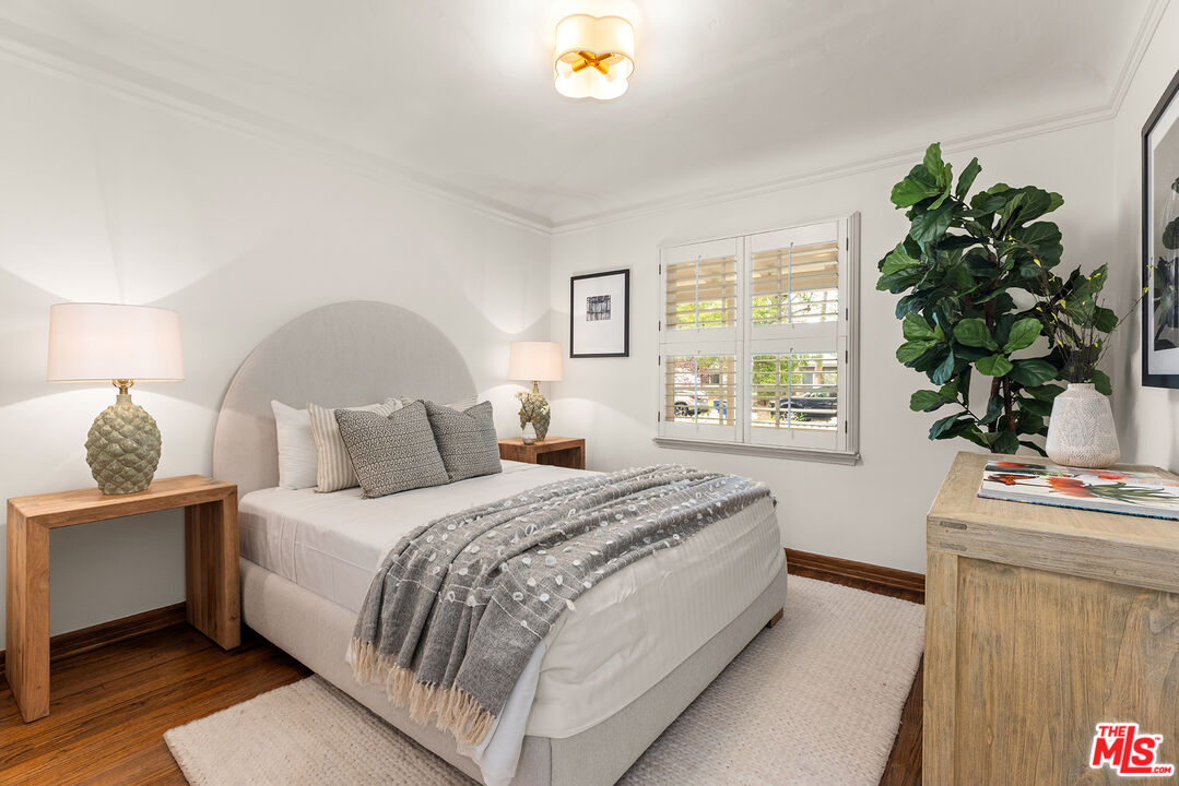 5539 Ventura Canyon Ave