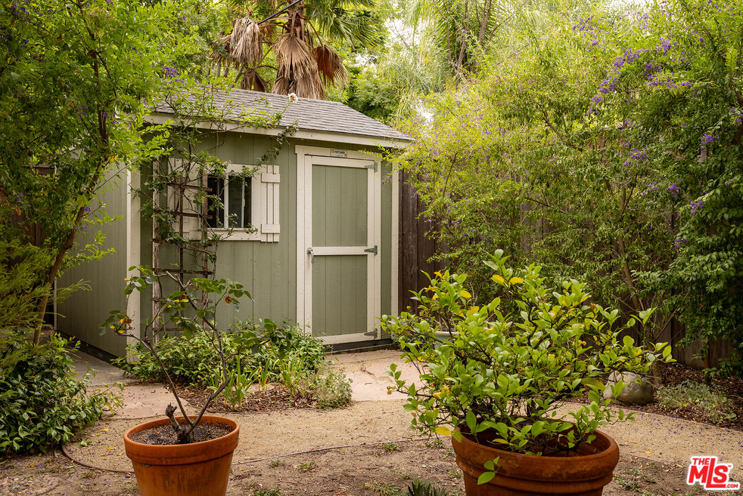 5539 Ventura Canyon Ave