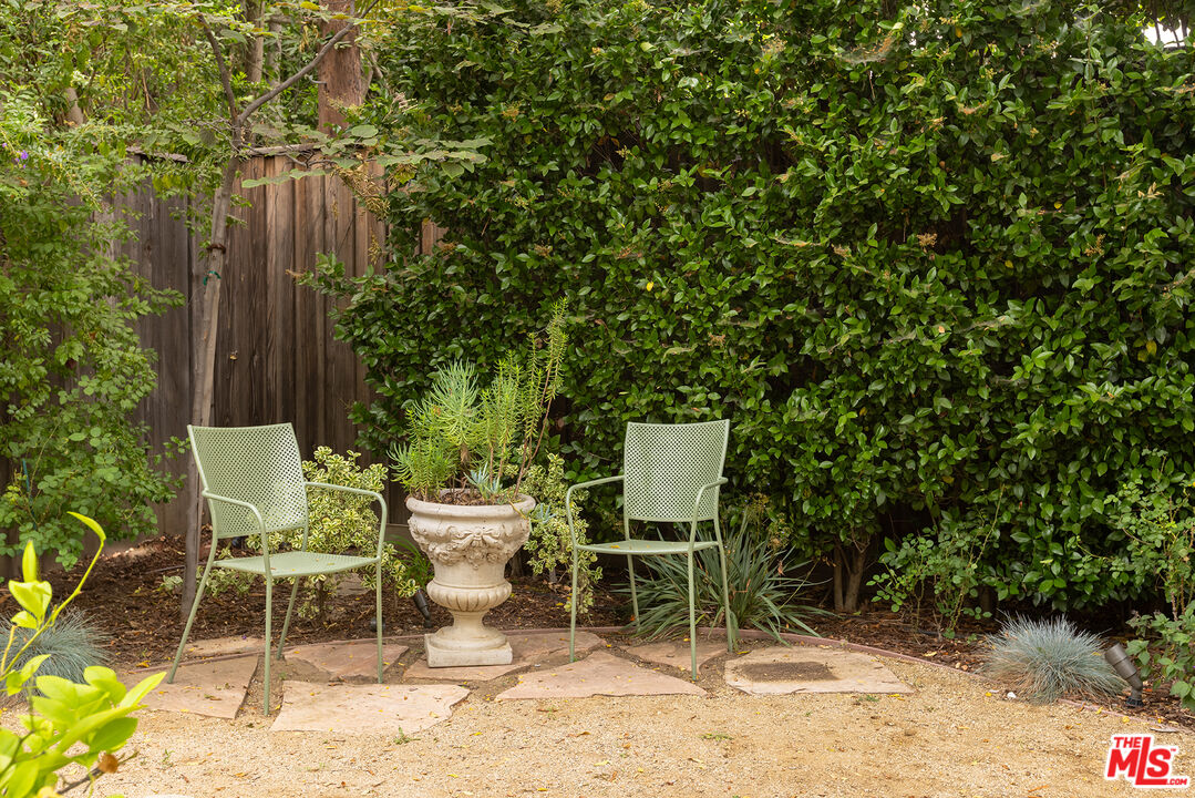 5539 Ventura Canyon Ave