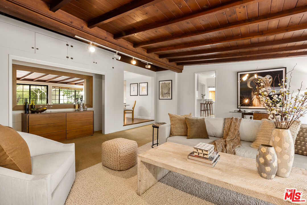 5539 Ventura Canyon Ave