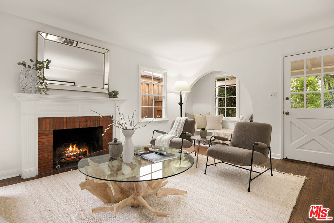 5539 Ventura Canyon Ave