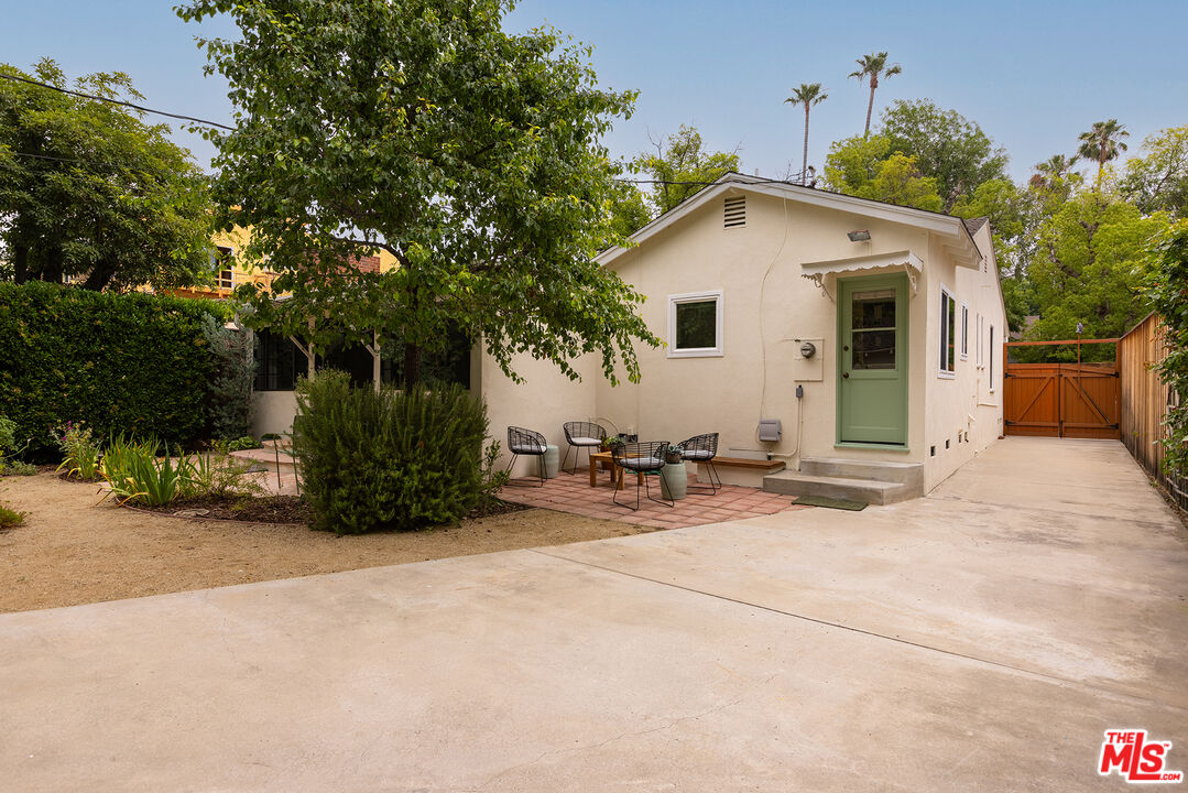 5539 Ventura Canyon Ave