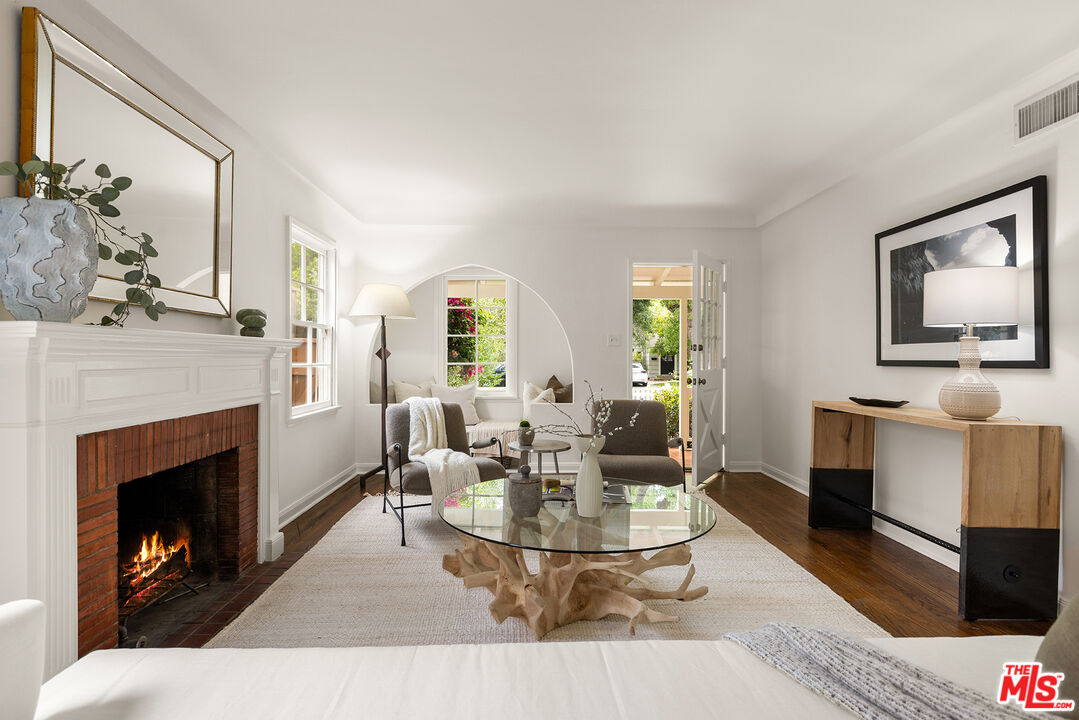 5539 Ventura Canyon Ave