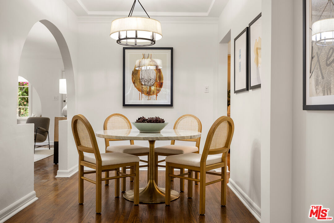 5539 Ventura Canyon Ave