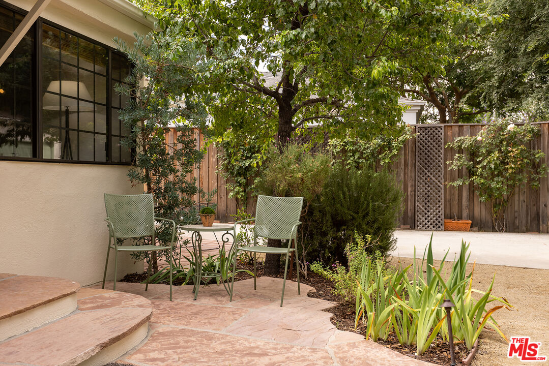 5539 Ventura Canyon Ave