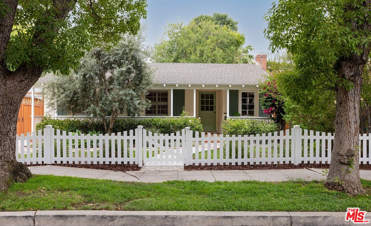 5539 Ventura Canyon Ave