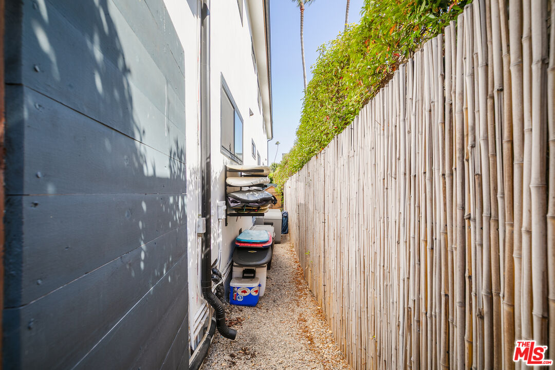 331 Brooks Ave Unit: 2