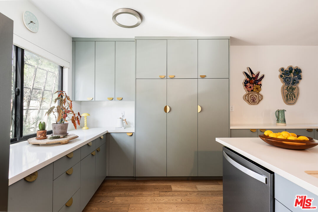 331 Brooks Ave Unit: 2