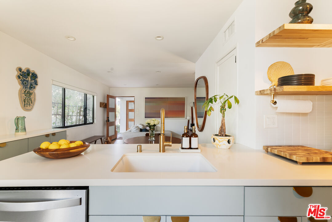 331 Brooks Ave Unit: 2