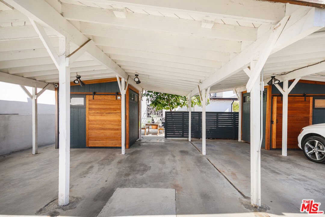 331 Brooks Ave Unit: 2