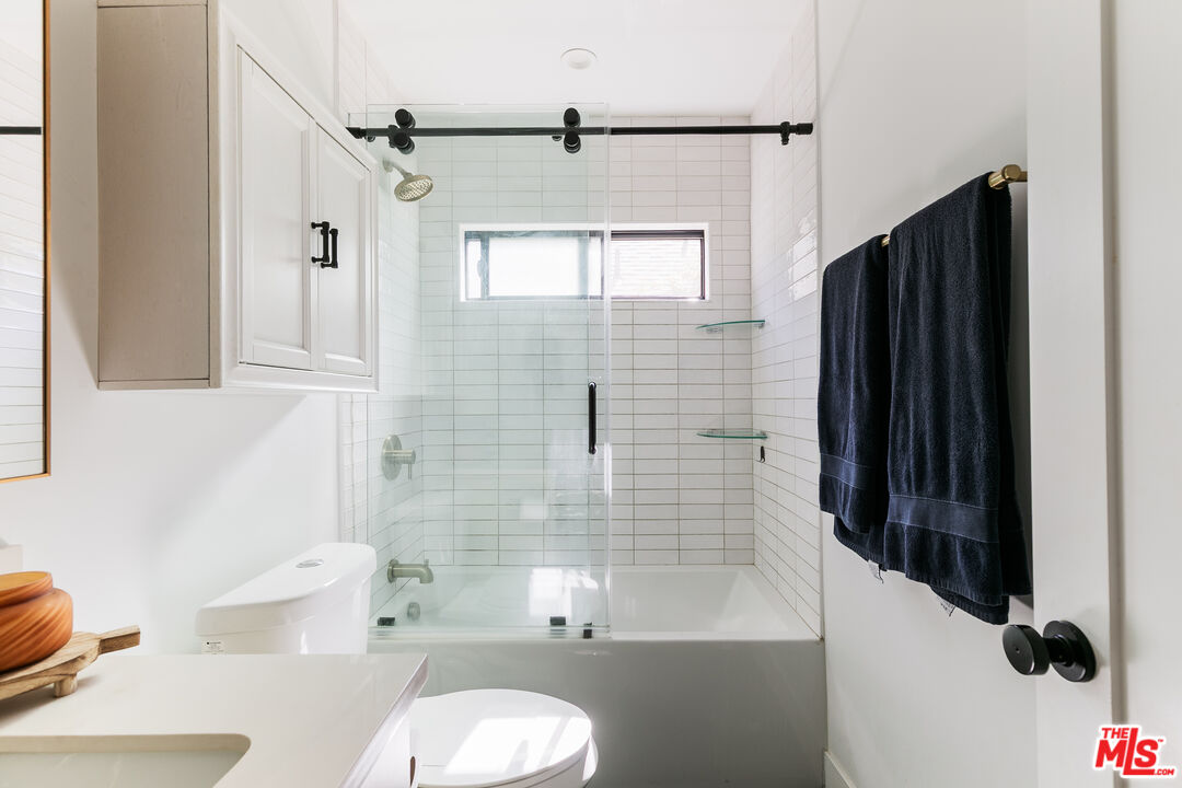 331 Brooks Ave Unit: 2