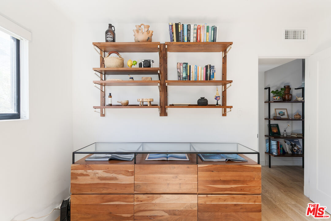 331 Brooks Ave Unit: 2