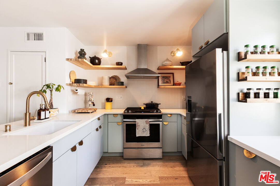 331 Brooks Ave Unit: 2