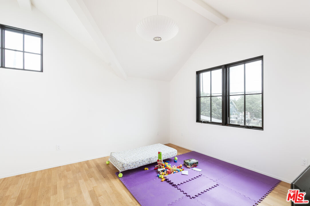 426 N Avenue 64