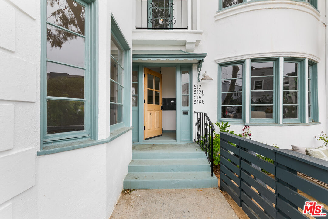 517 Rose Ave