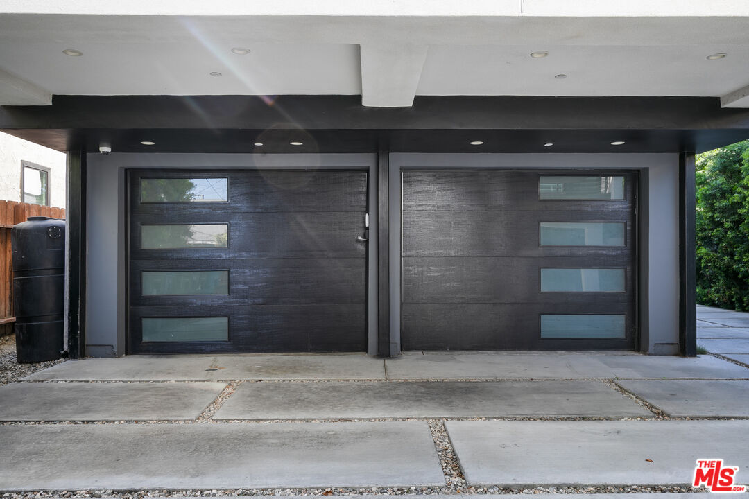 2652 S Mansfield Ave