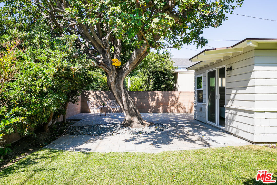 825 N Catalina St