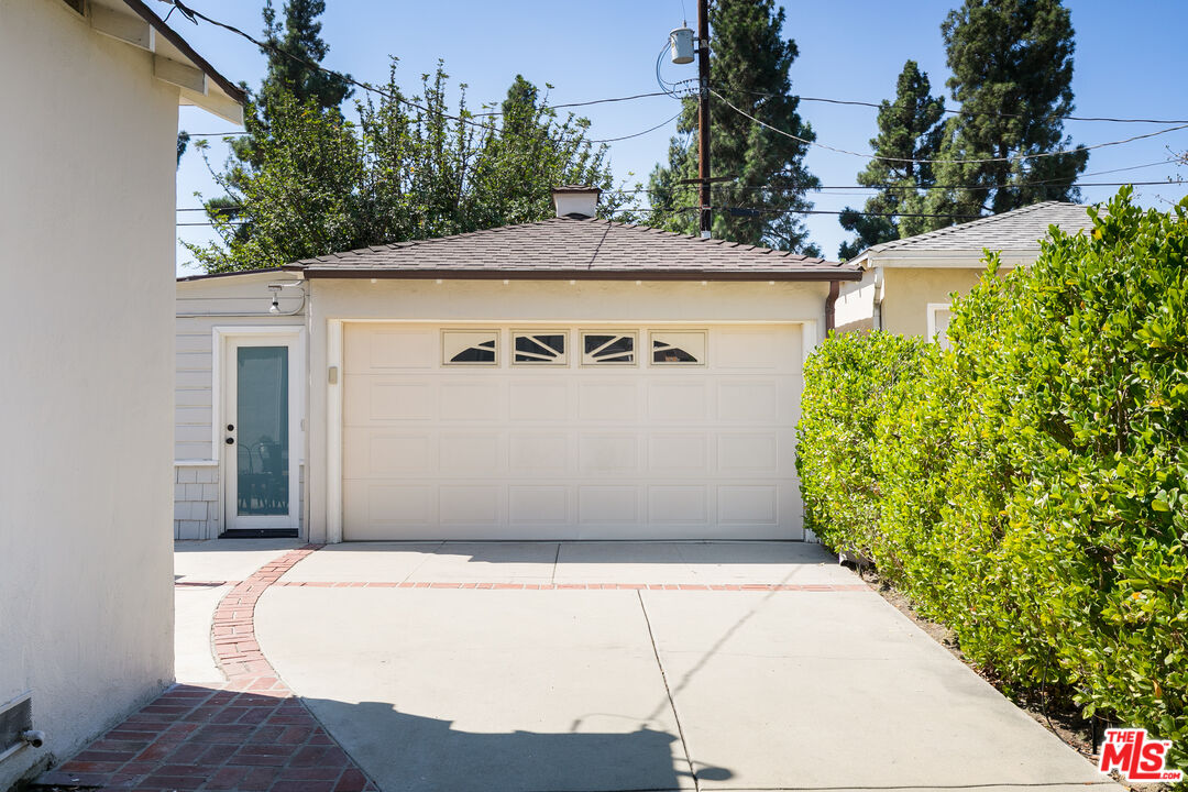 825 N Catalina St
