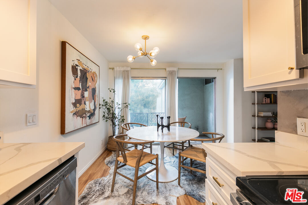 532 N Rossmore Ave Unit: 406