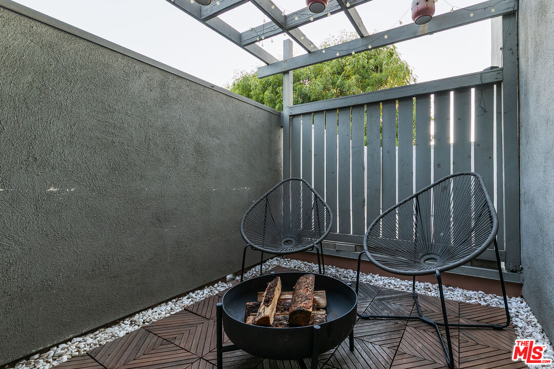 532 N Rossmore Ave Unit: 406
