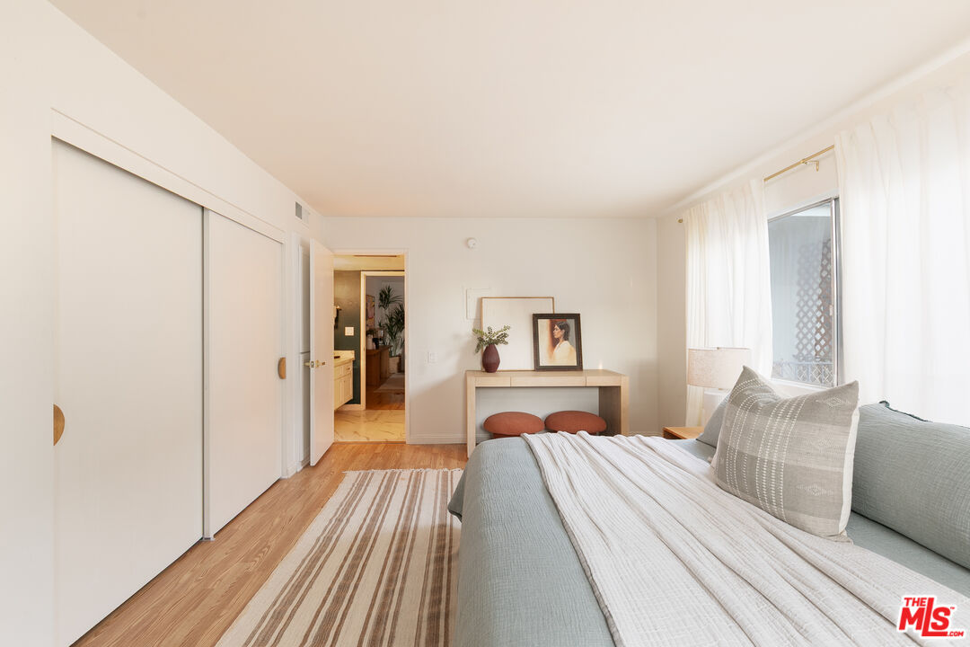 532 N Rossmore Ave Unit: 406