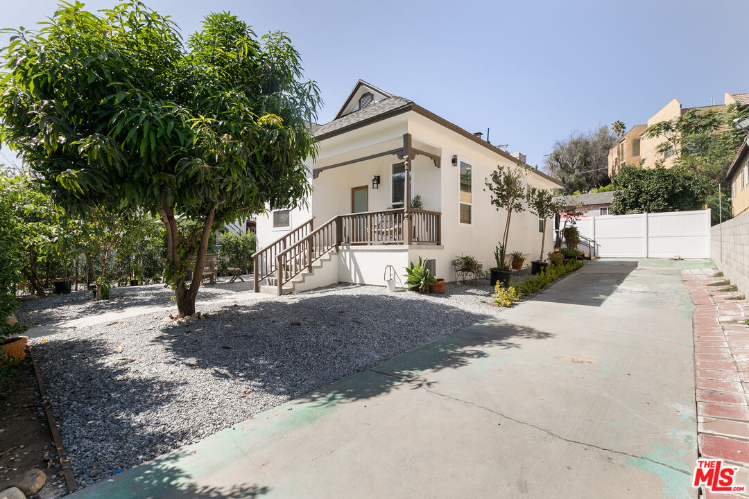 303 W Avenue 38