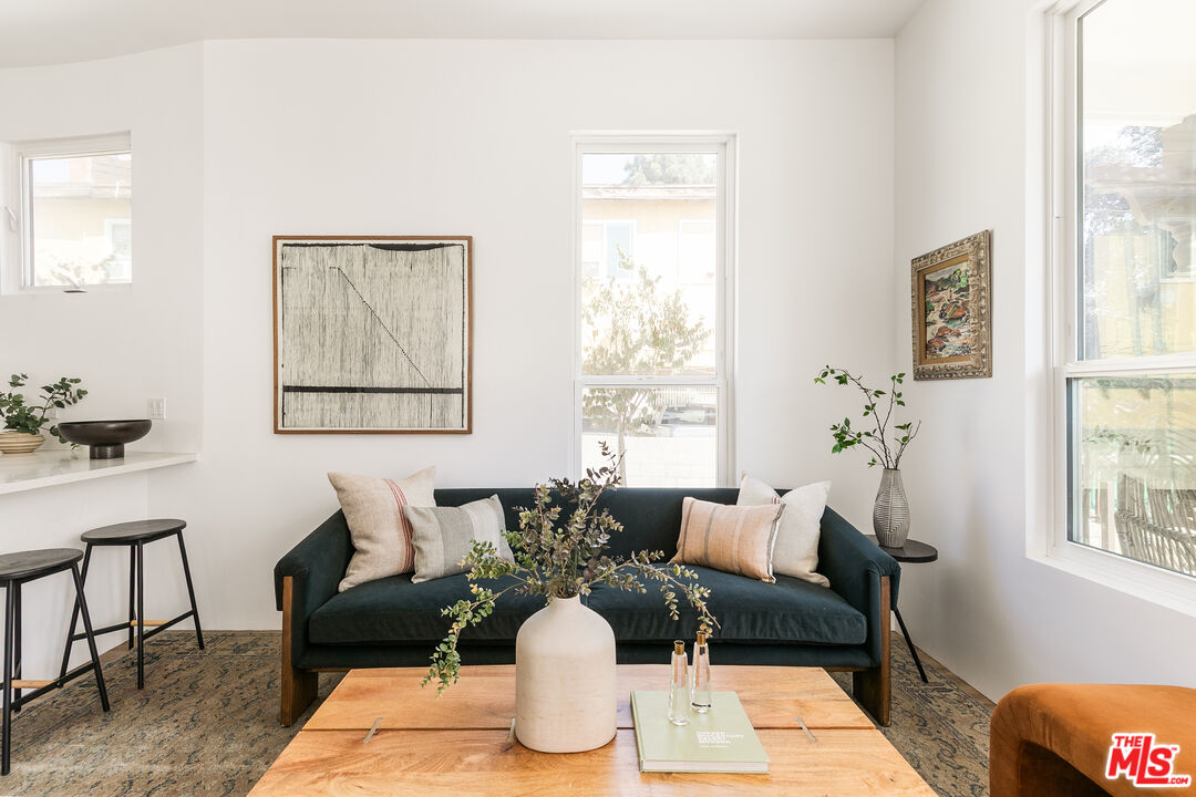 303 W Avenue 38