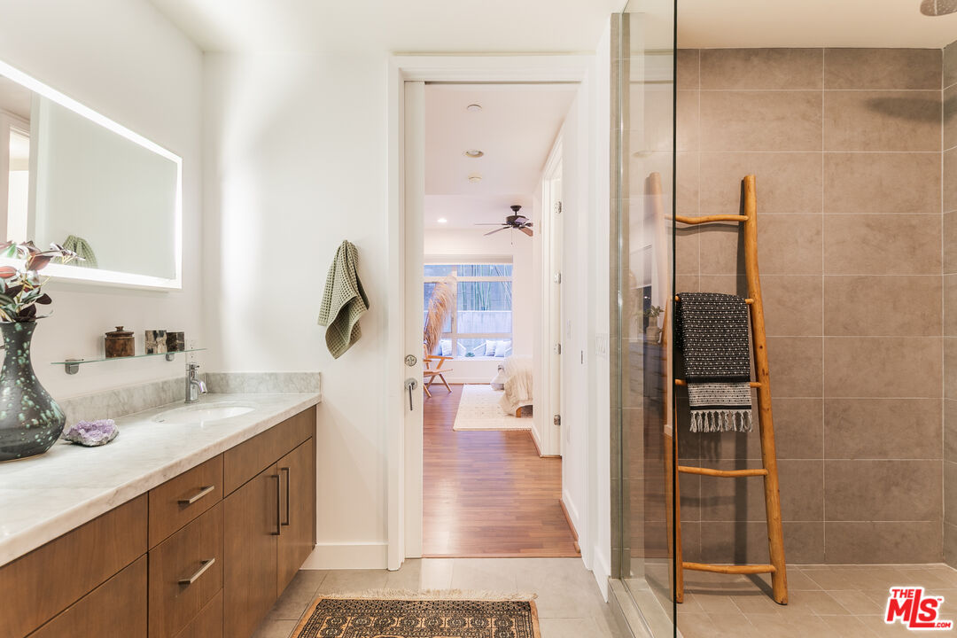 6001 Carlton Way Unit: 105