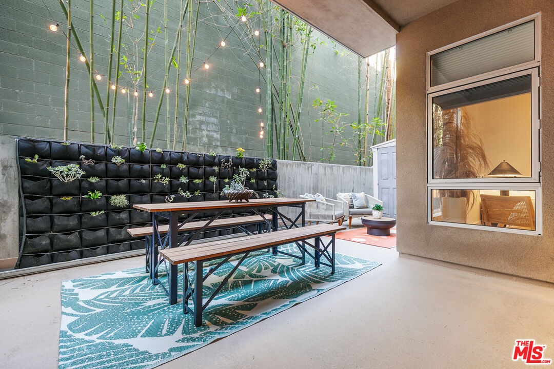 6001 Carlton Way Unit: 105