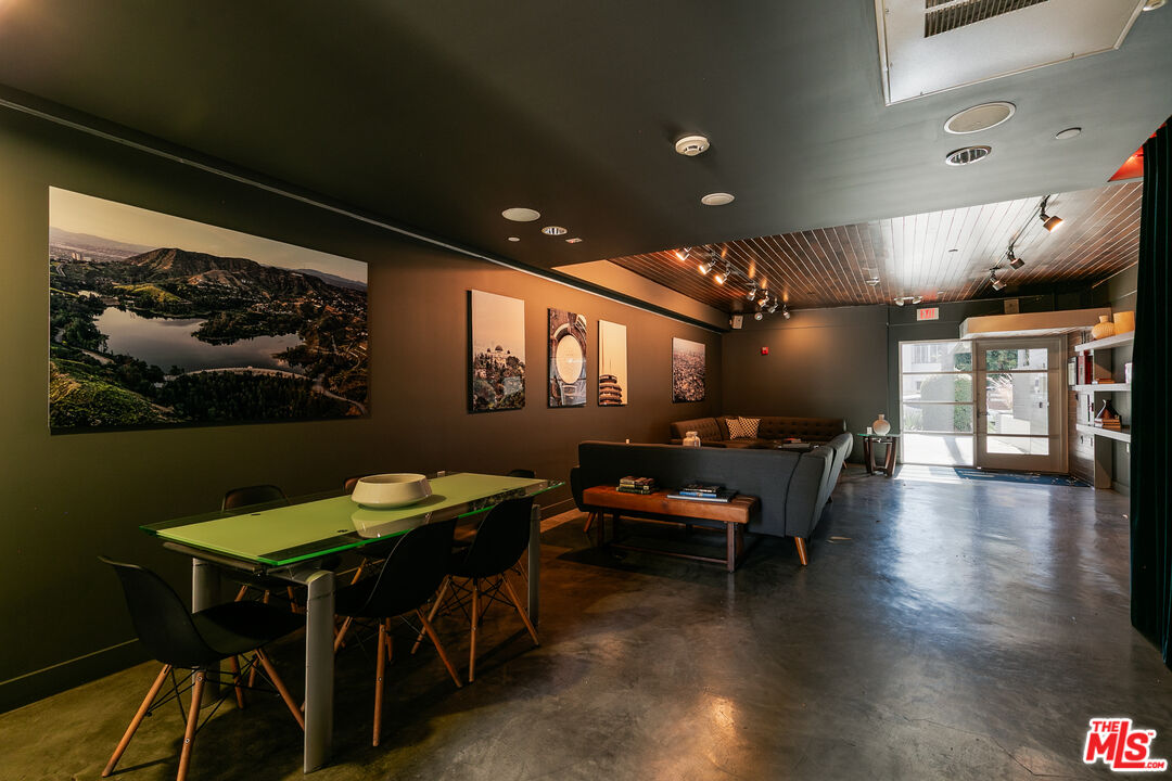 6001 Carlton Way Unit: 105