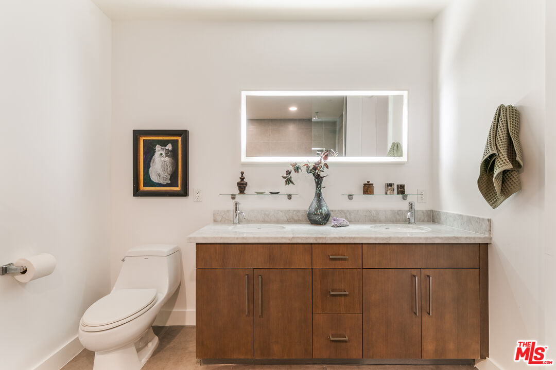 6001 Carlton Way Unit: 105