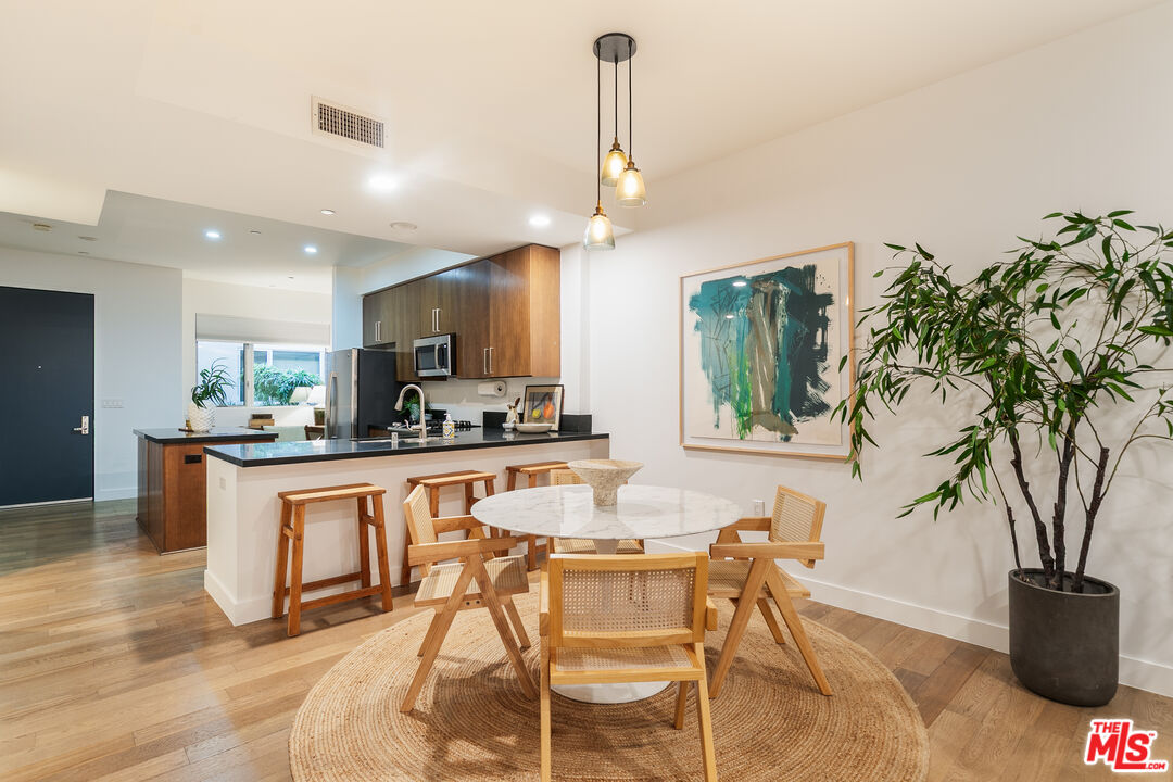 6001 Carlton Way Unit: 105