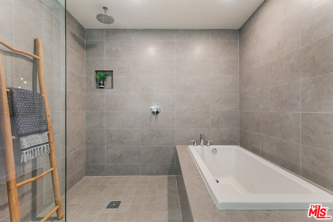 6001 Carlton Way Unit: 105