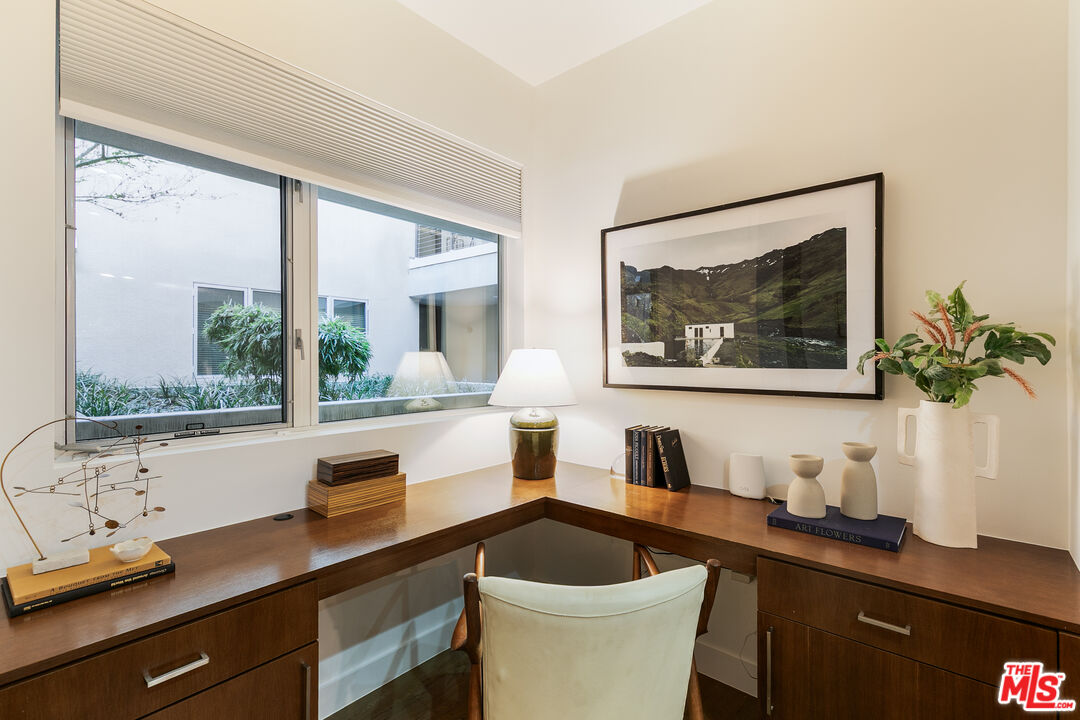 6001 Carlton Way Unit: 105