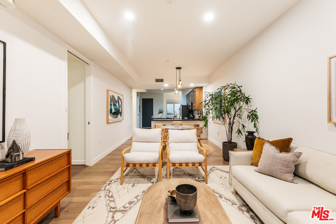 6001 Carlton Way Unit: 105