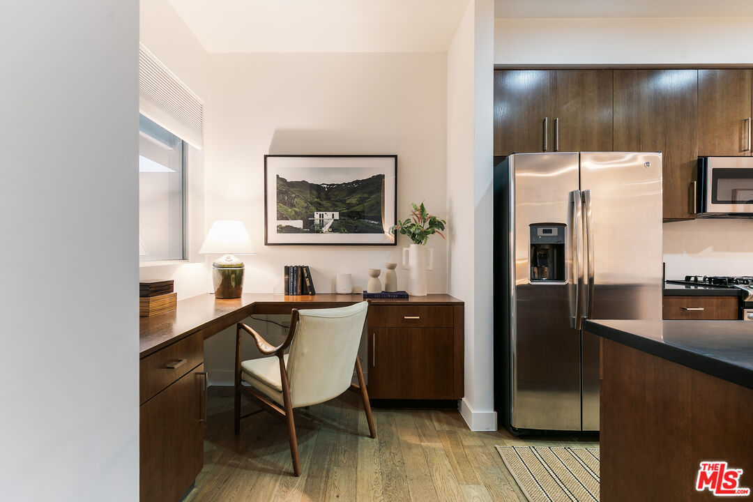 6001 Carlton Way Unit: 105