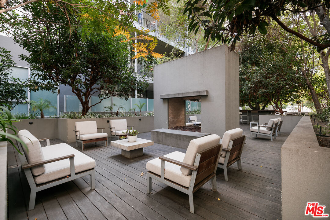 4080 Glencoe Ave Unit: 219