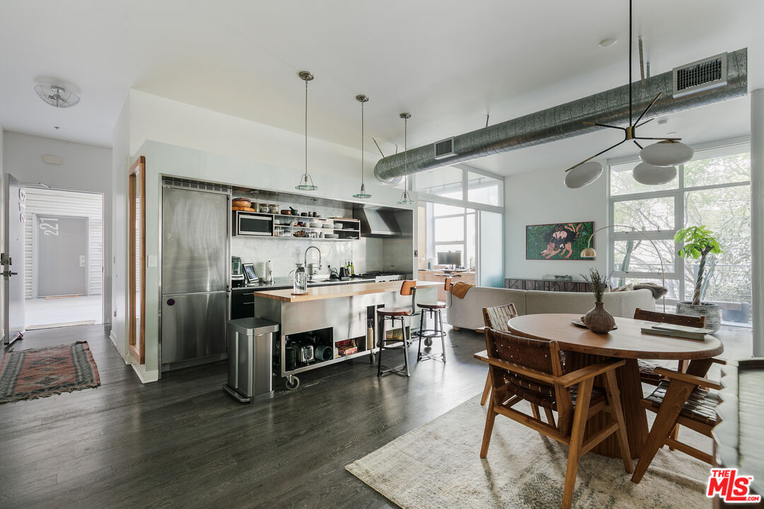 4080 Glencoe Ave Unit: 219