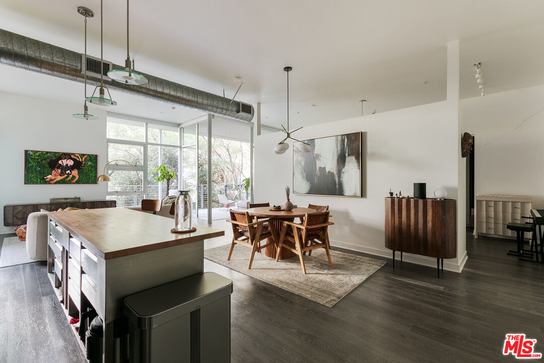 4080 Glencoe Ave Unit: 219