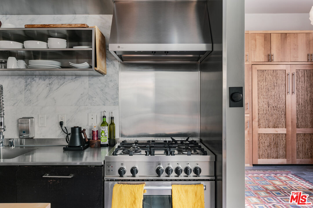 4080 Glencoe Ave Unit: 219